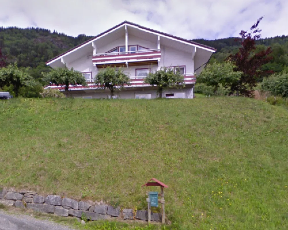 Systrond Motell, Hyttesenter Og Camping