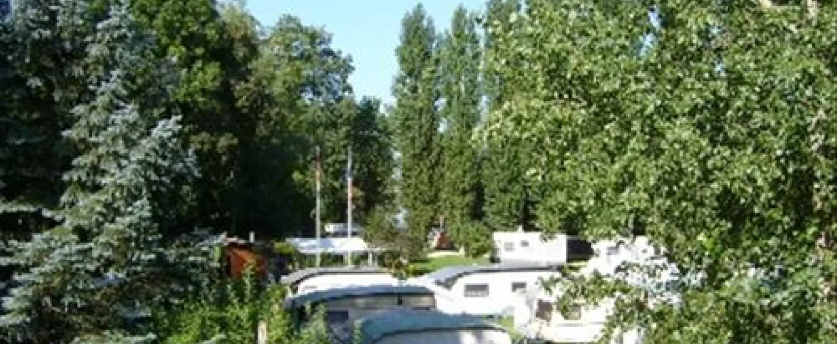 Camping und Schwimmbad am Rhein