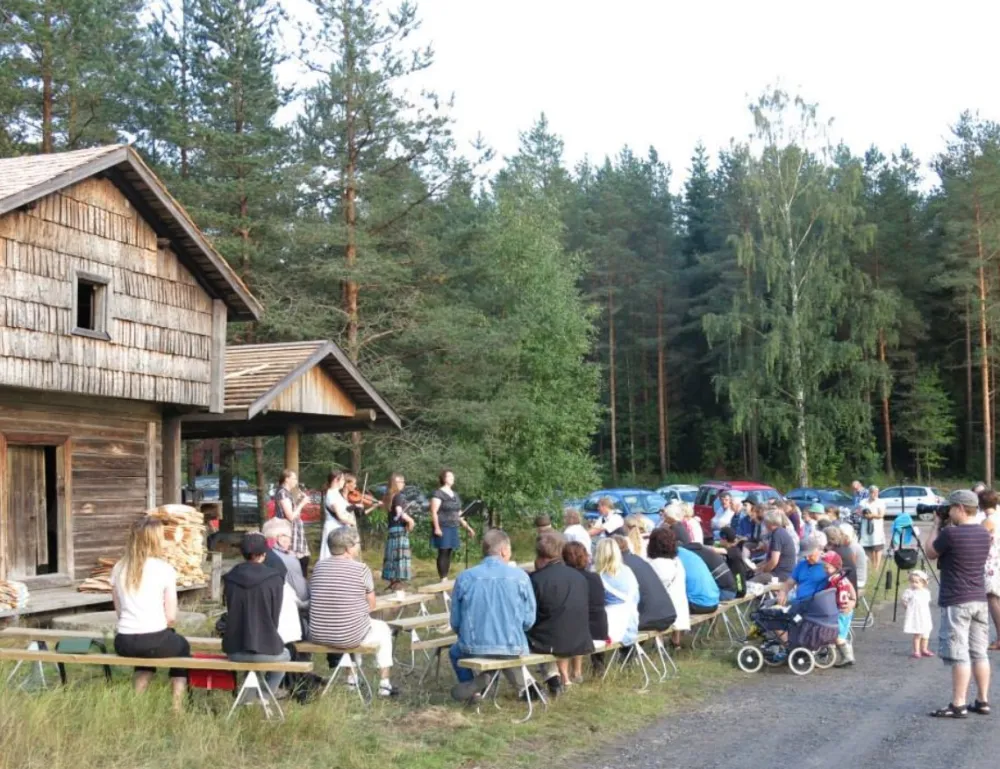 Pahkala-Pernu Kylähdistys