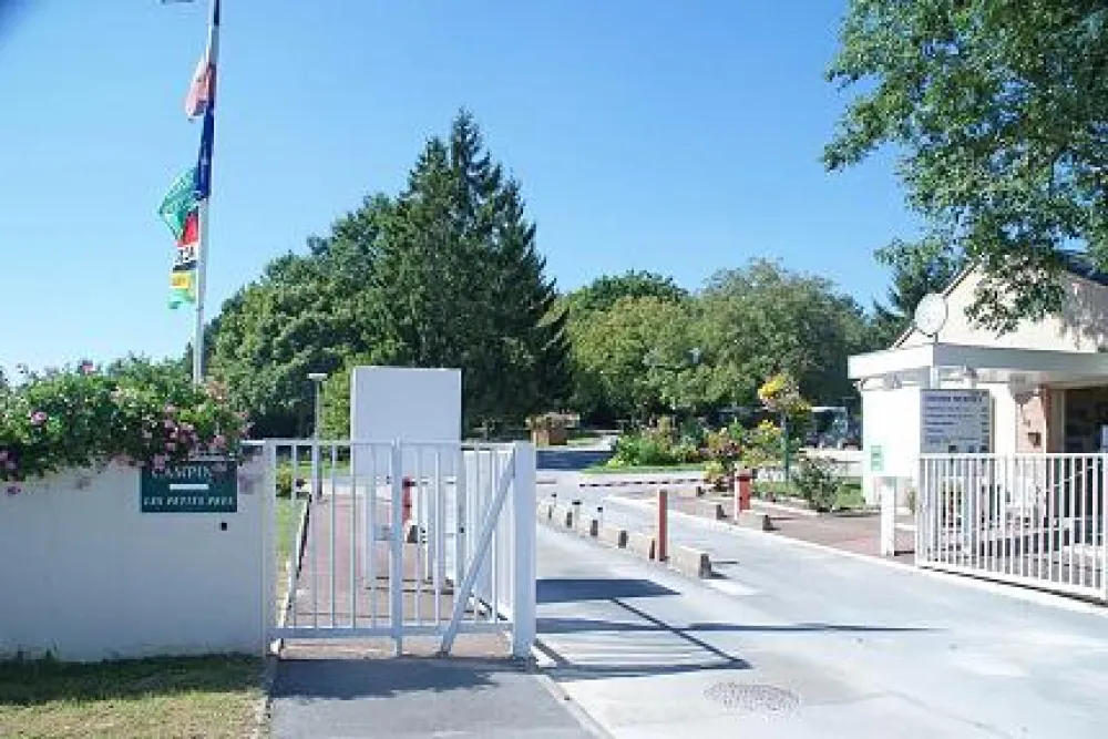 Camping Les Petits Pres