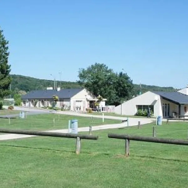 Camping Les Petits Pres - Spottocamp.com