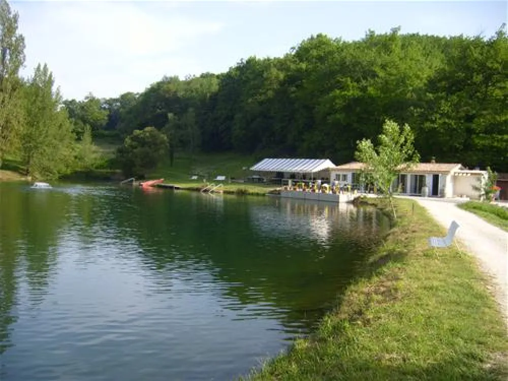 Camping Les 2 Lacs  