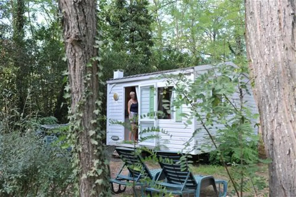 Flower Camping La Sagne