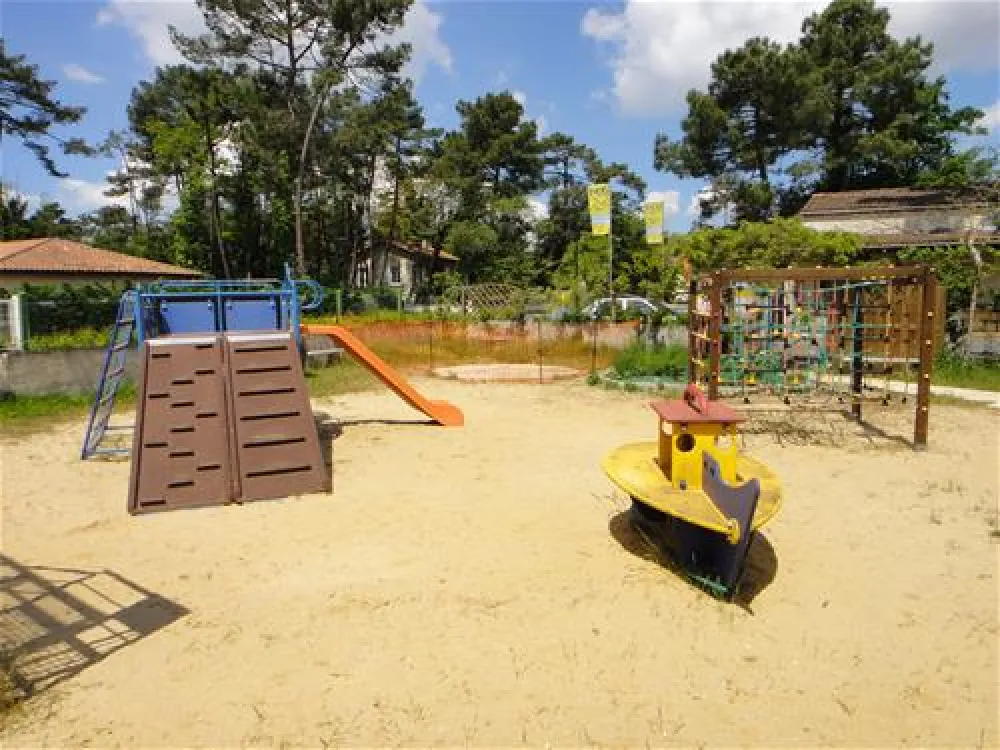 Camping ACTIV Loisirs Les Pins