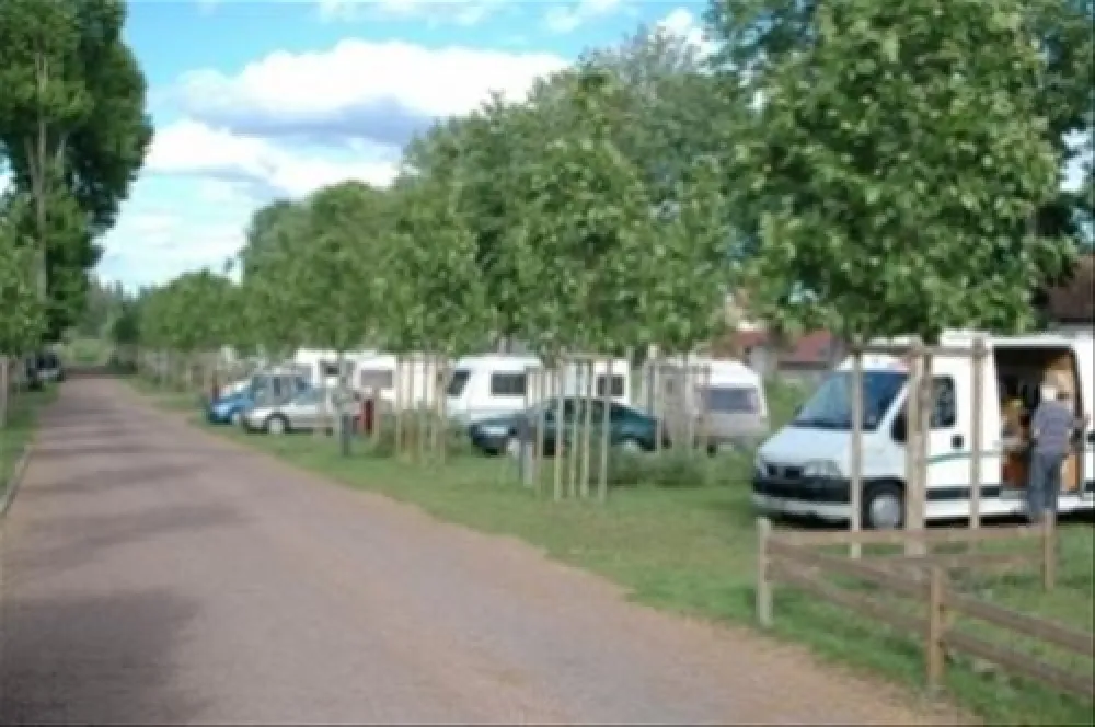Camping De Nevers  