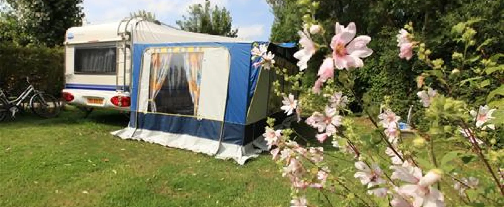 Flower Camping - Les Vertes Feuilles
