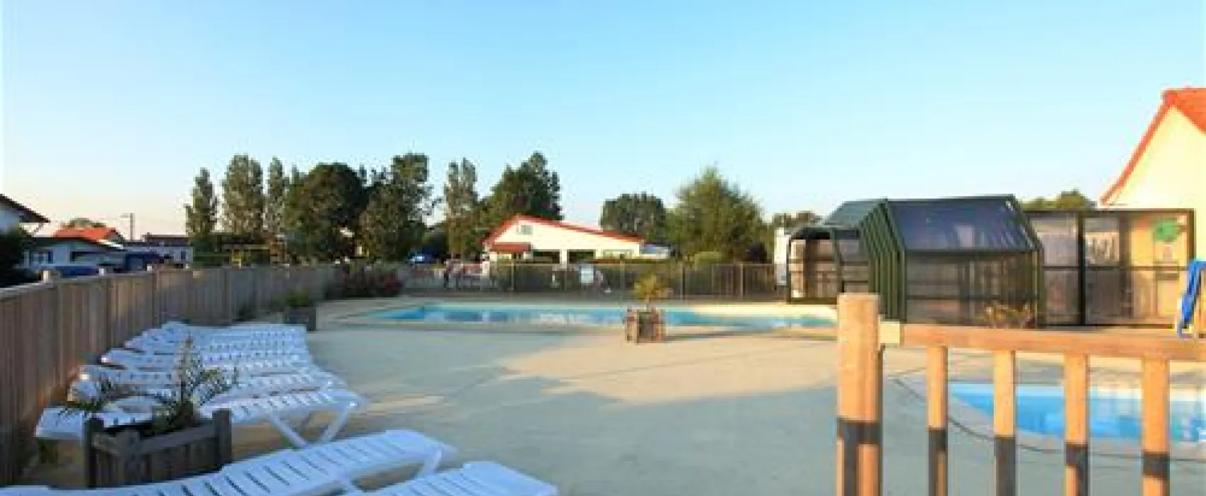 Flower Camping - Les Vertes Feuilles