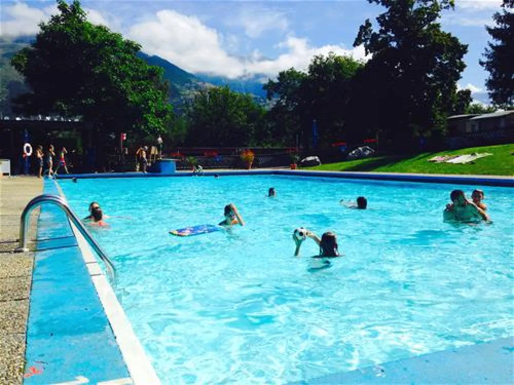 Camping  Bella-Tola + Restaurant