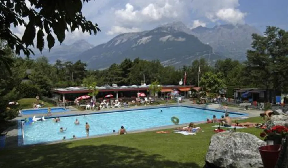 Camping  Bella-Tola + Restaurant