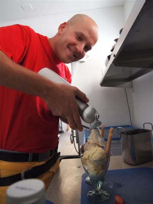 Camping  Bella-Tola + Restaurant