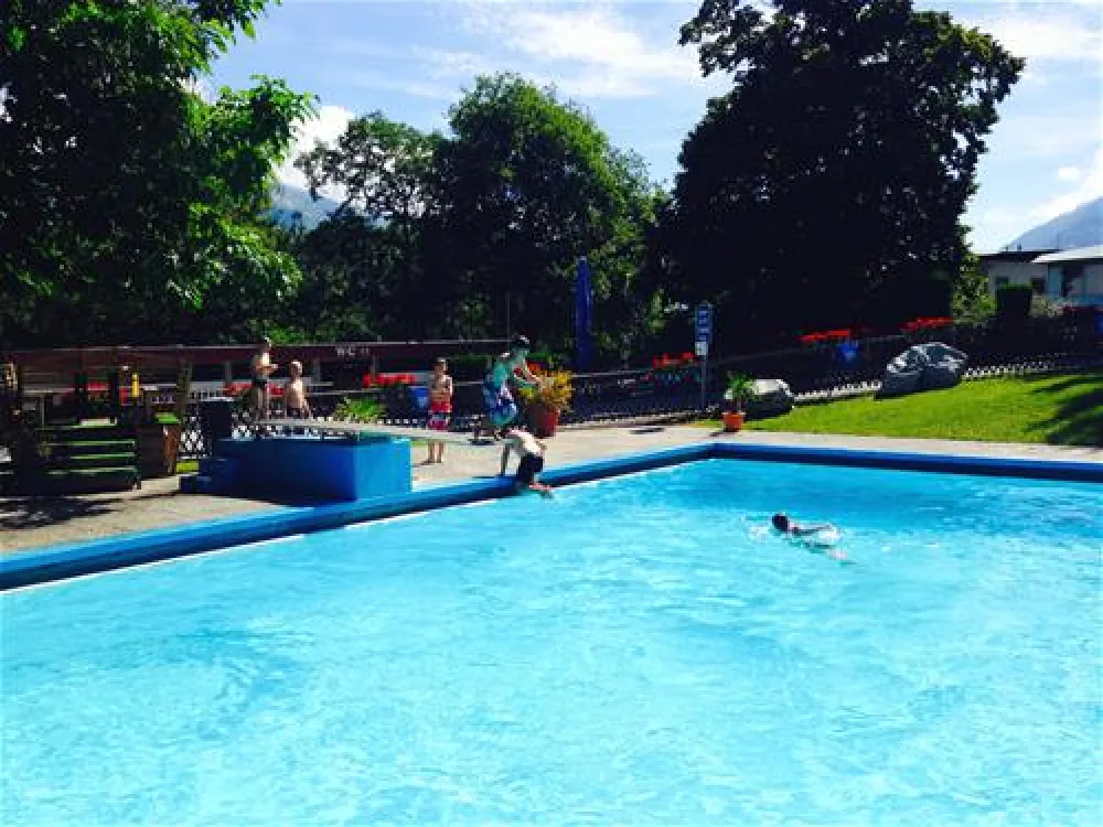 Camping  Bella-Tola + Restaurant