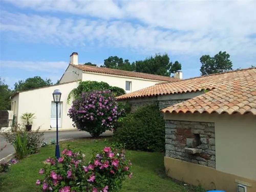 Flower camping Le Clos Cottet  ****