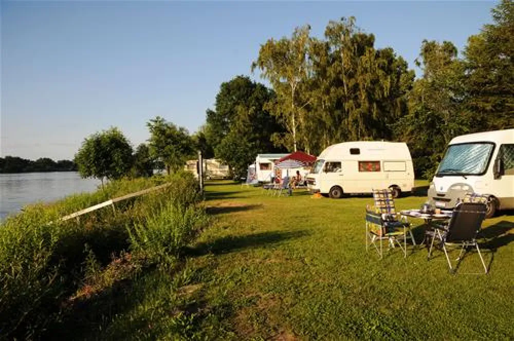 Camping Land an der Elbe bei Hamburg