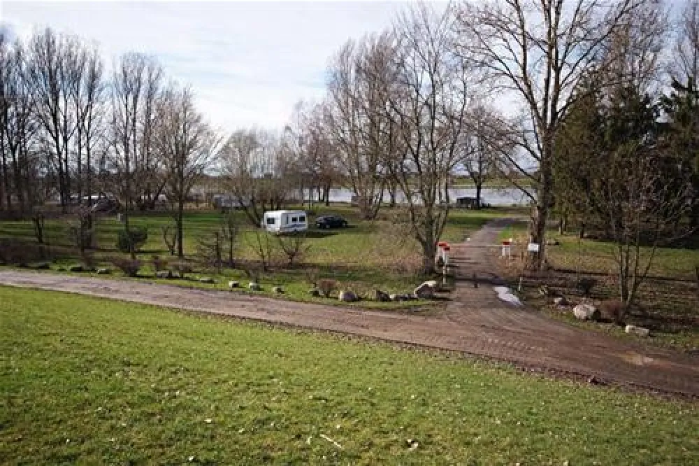 Camping Land an der Elbe bei Hamburg