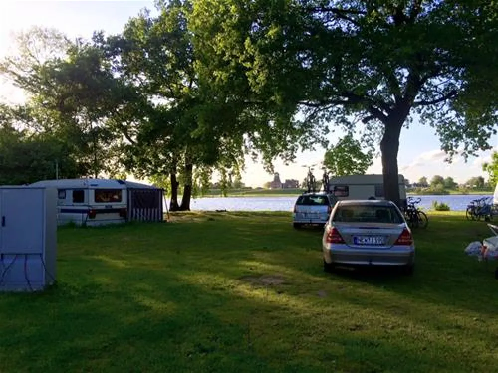 Camping Land an der Elbe bei Hamburg