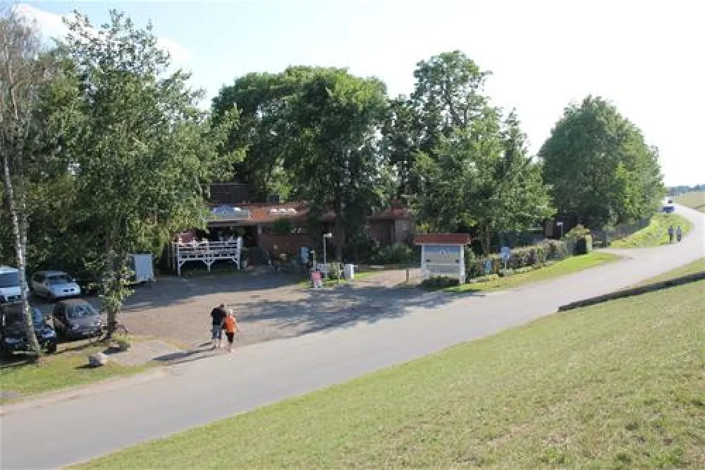 Camping Land an der Elbe bei Hamburg