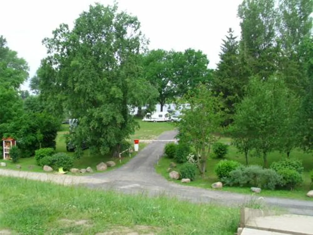 Camping Land an der Elbe bei Hamburg