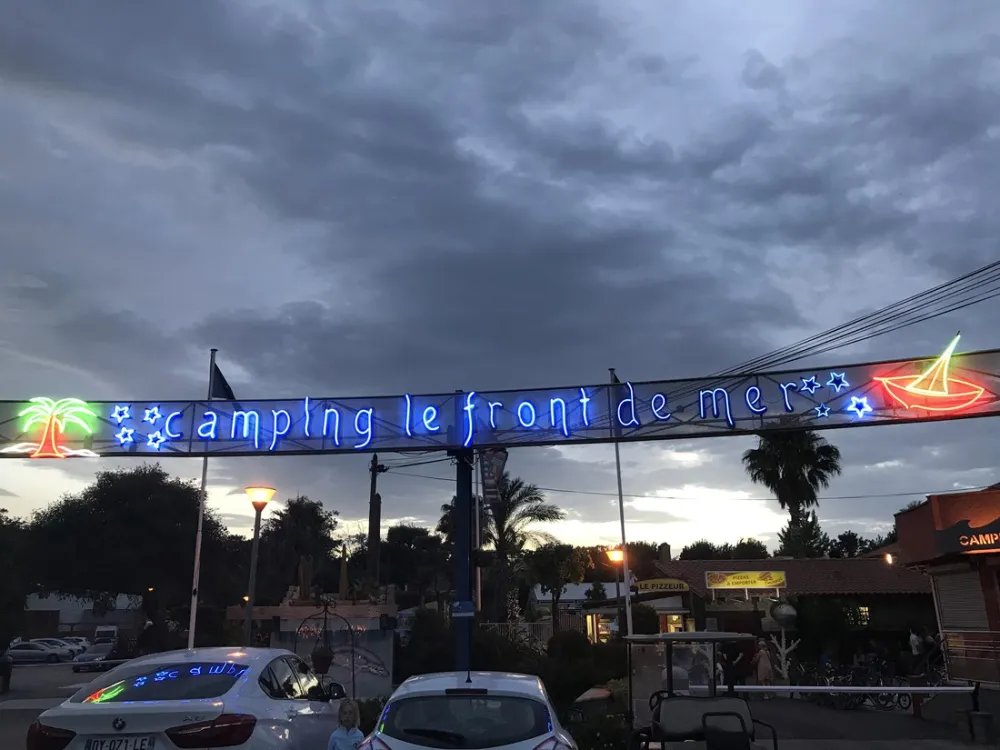 Camping Front De Mer  