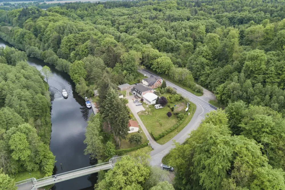 Cafe & Pension "Am Brunnen"