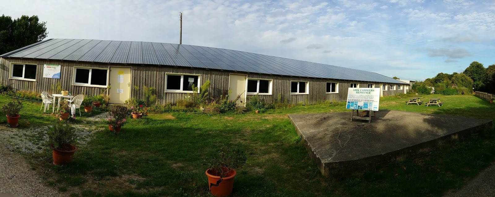 Campsite Le Chateau De Belon - Photo 2