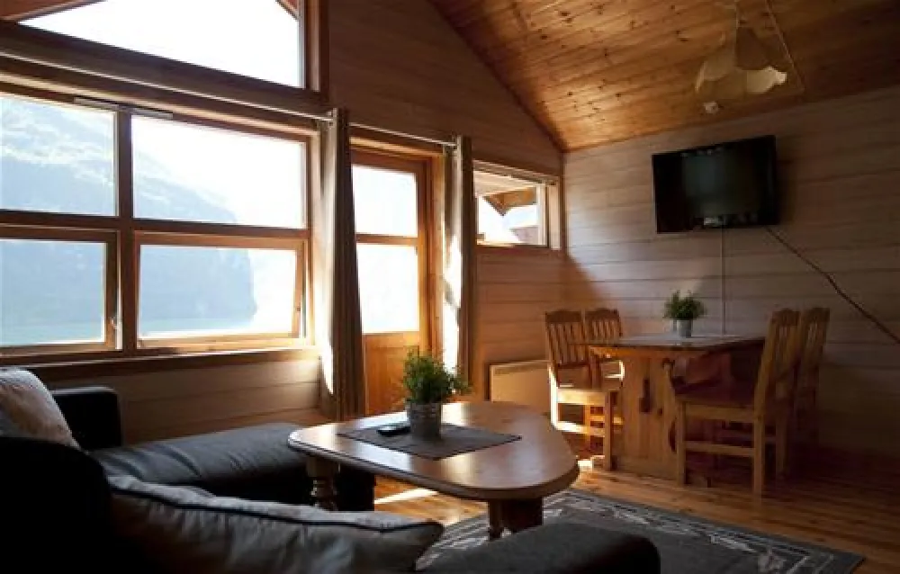 Grande Hytteutleige Og Camping