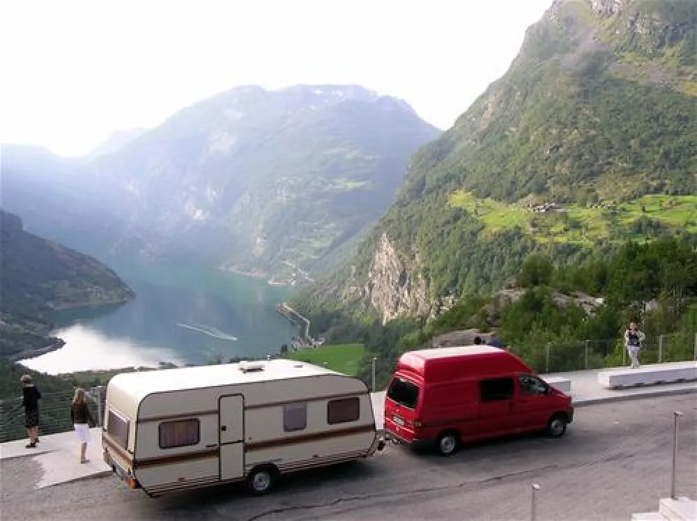 Grande Hytteutleige Og Camping