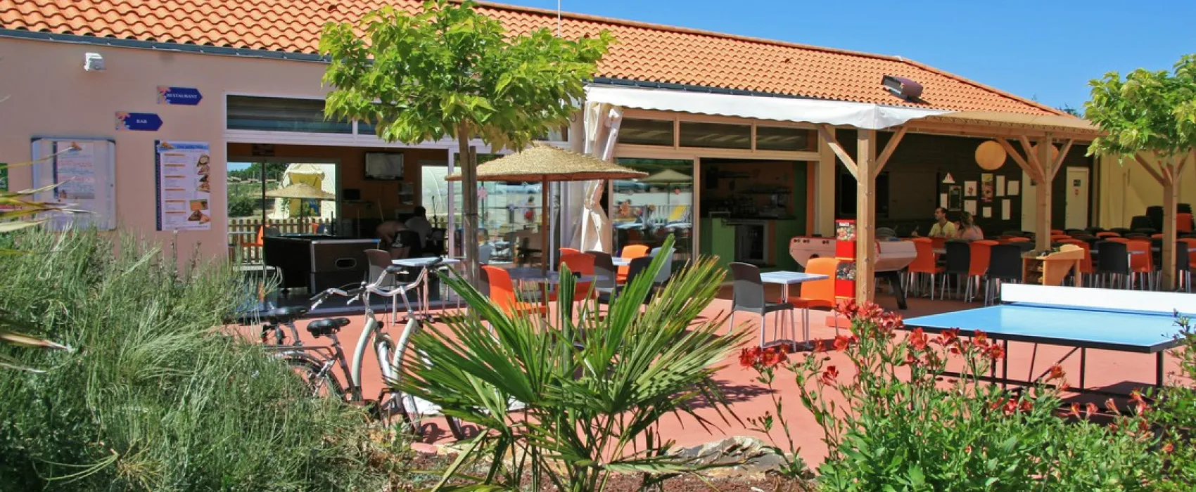 Flower Camping - Les Brillas