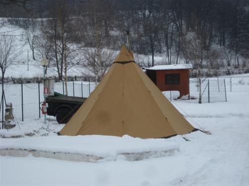 alu cab canopy camper Alu-Cab Canopy Camper Double Cab Black – Tuff-Trek ® main image 1