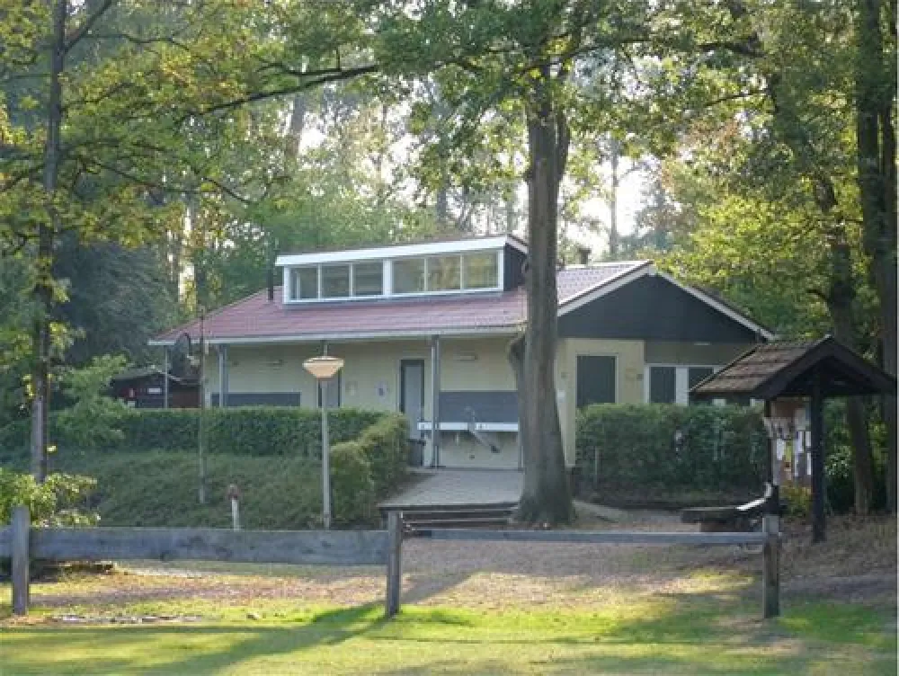 Kampeerterrein "De Meene" in Buurse