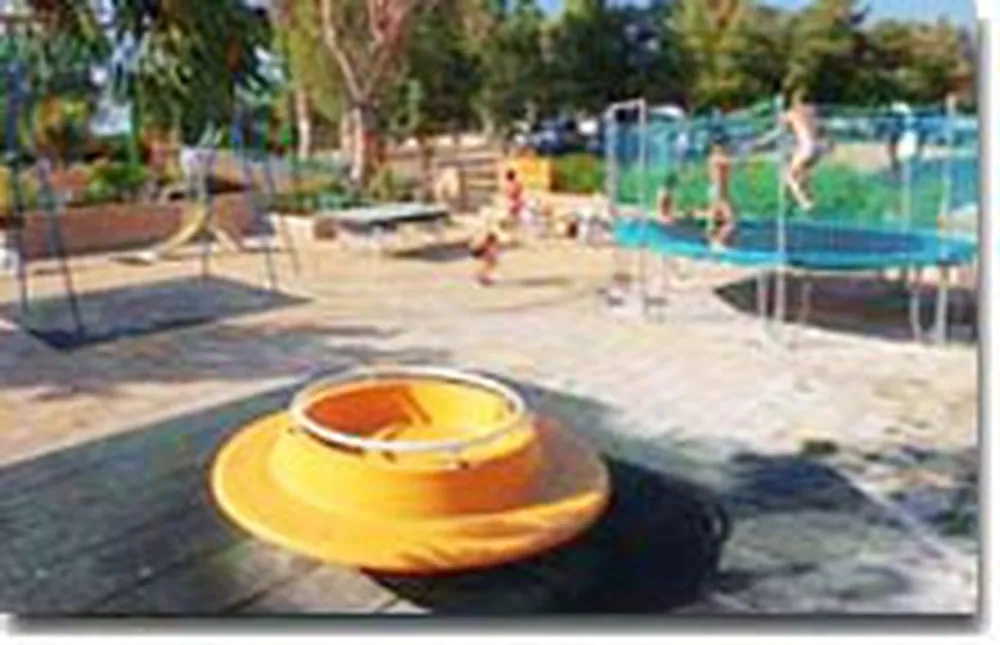 Camping Clos Des Chenes  