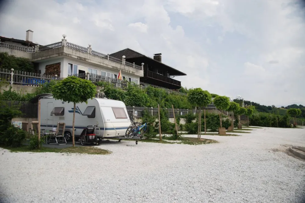Weinberg-.Naturpark-.Panoramacamping Sausalerland