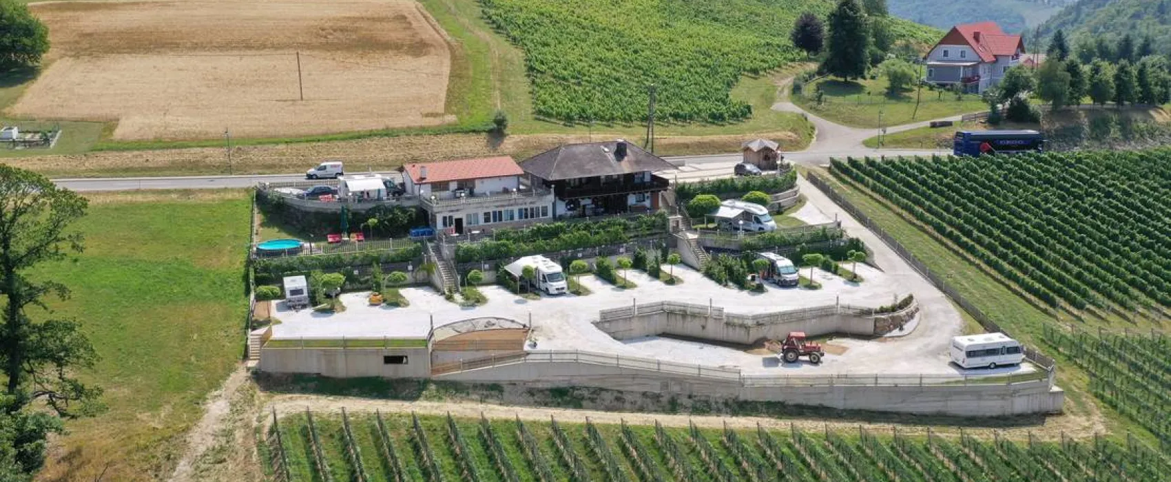 Weinberg-.Naturpark-.Panoramacamping Sausalerland