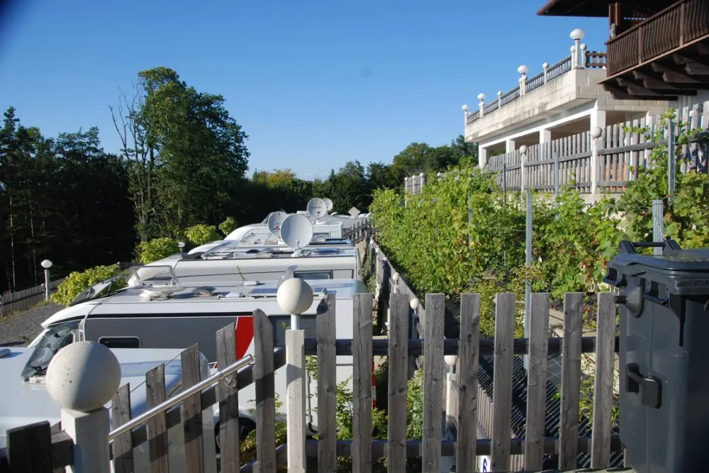 Weinberg-.Naturpark-.Panoramacamping Sausalerland