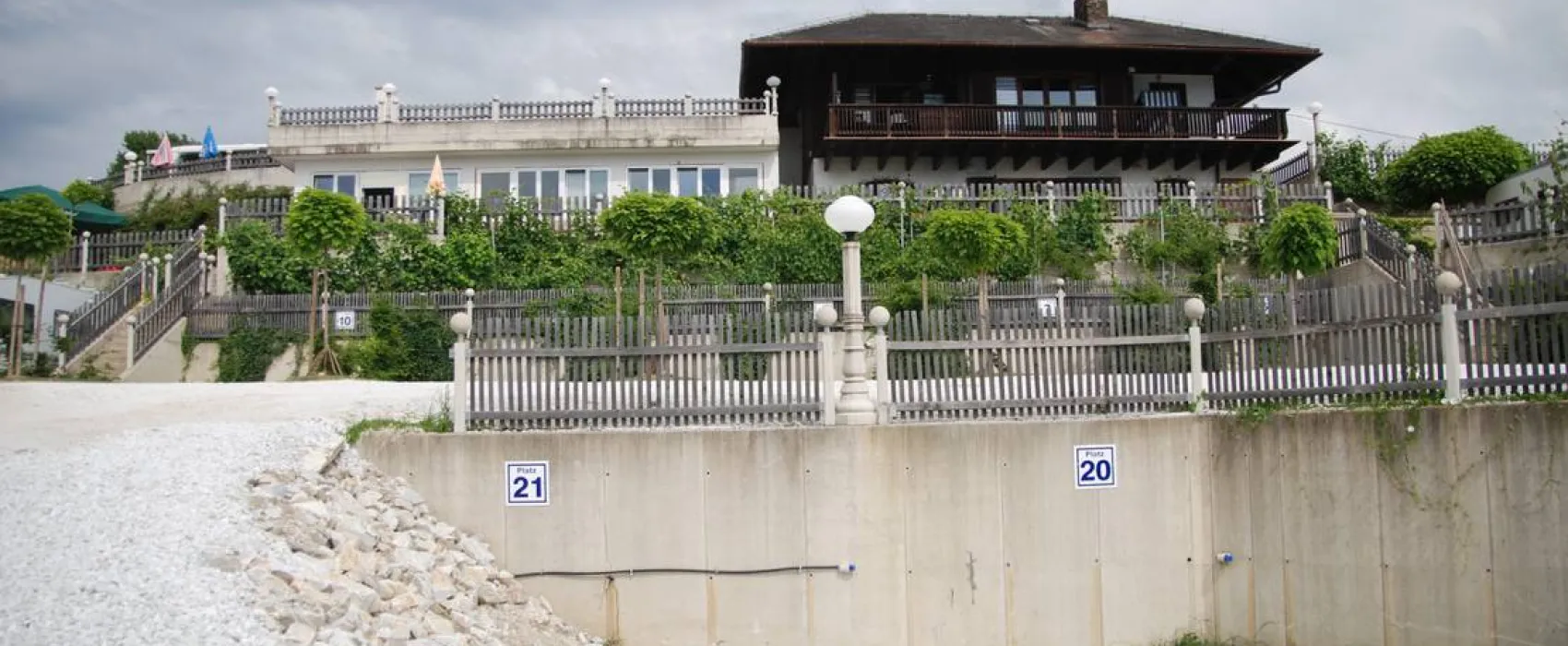 Weinberg-.Naturpark-.Panoramacamping Sausalerland