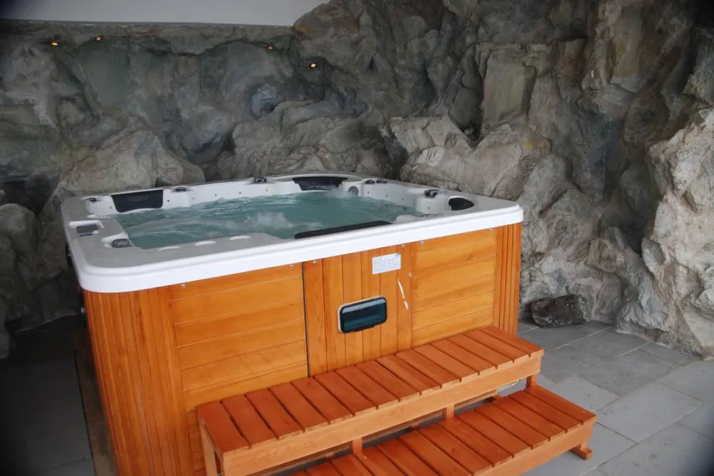 Weinberg-.Naturpark-.Panoramacamping Sausalerland