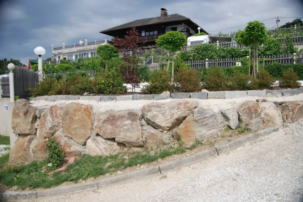 Weinberg-.Naturpark-.Panoramacamping Sausalerland