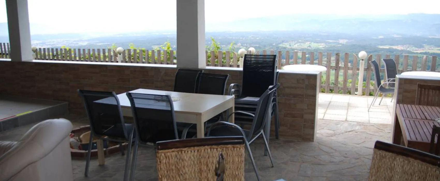 Weinberg-.Naturpark-.Panoramacamping Sausalerland