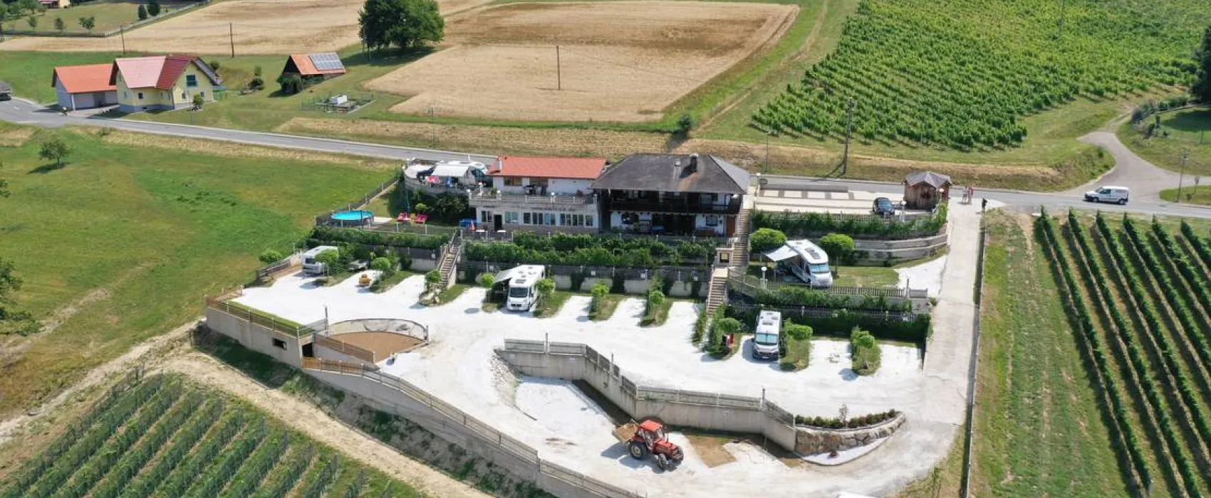 Weinberg-.Naturpark-.Panoramacamping Sausalerland