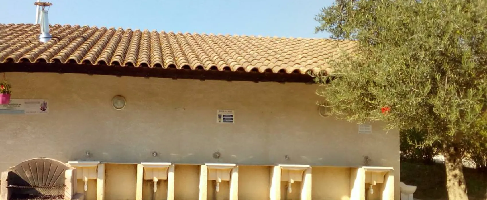 Camping A L'ombre Des Oliviers