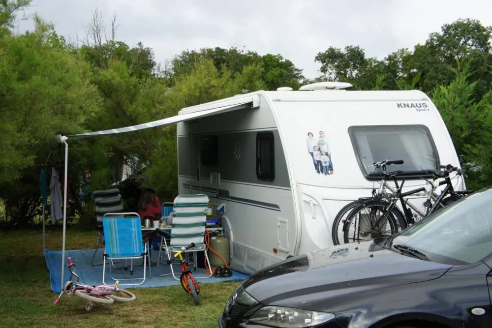 Camping A L'ombre Des Oliviers