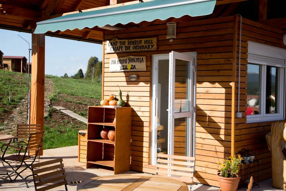 Camping & glamping The Sunrise Hill Pivka