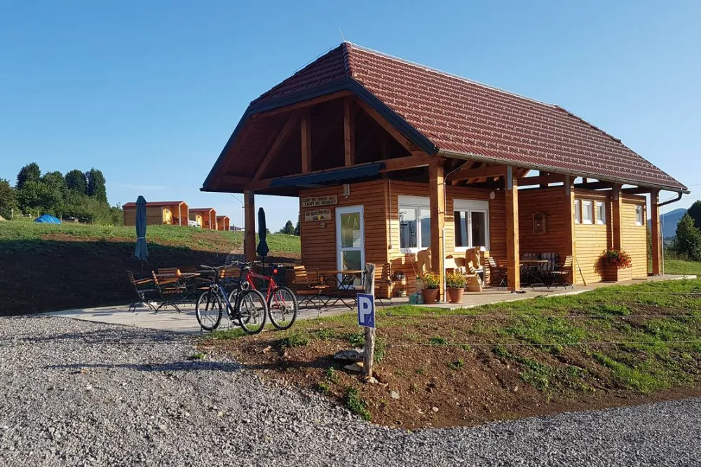 Camping & glamping The Sunrise Hill Pivka