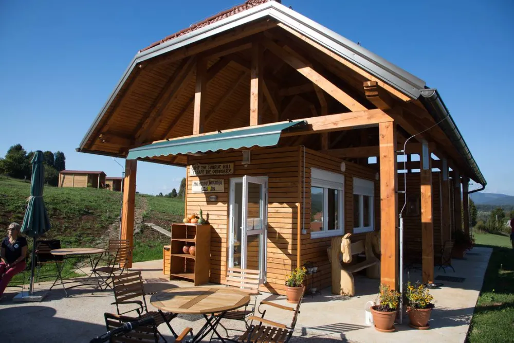 Camping & glamping The Sunrise Hill Pivka