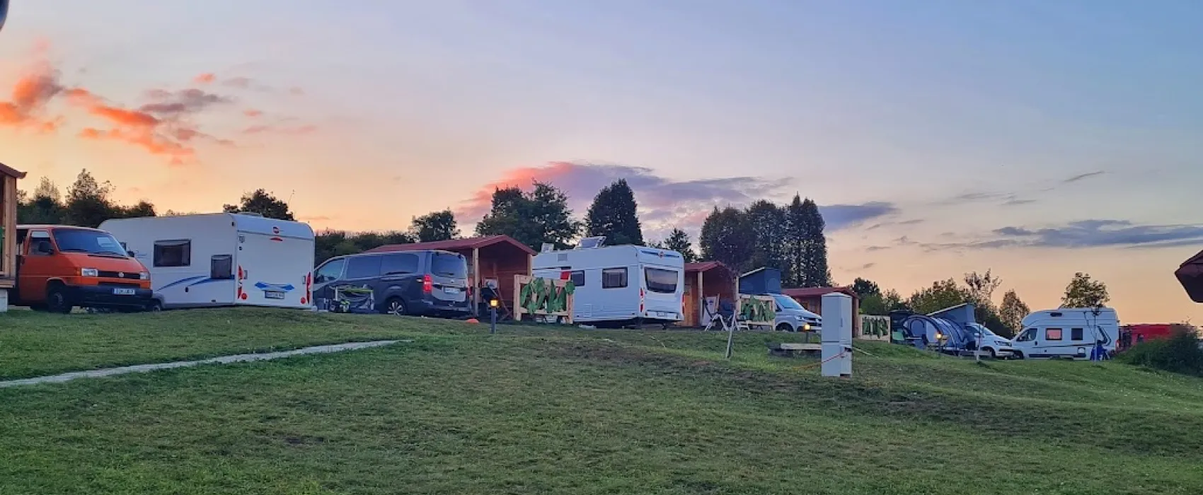 Camping & glamping The Sunrise Hill Pivka