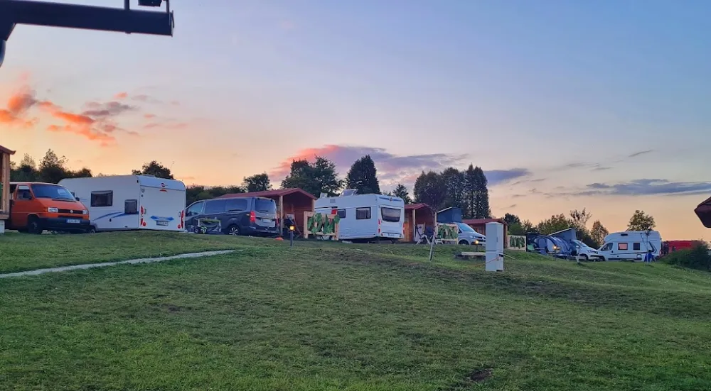 Camping & glamping The Sunrise Hill Pivka