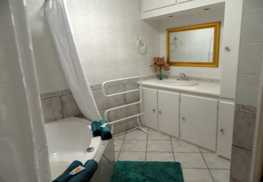 Airport En Route Travel Lodge and Campsite