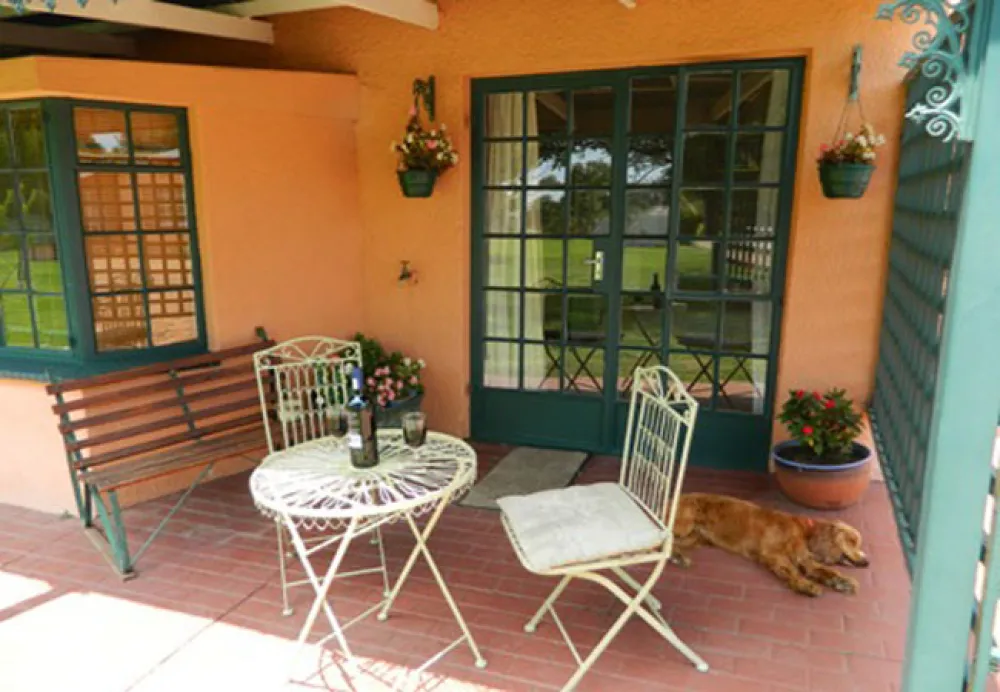 Airport En Route Travel Lodge and Campsite