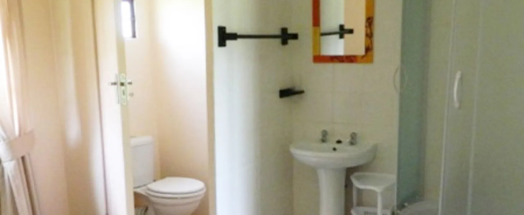 Airport En Route Travel Lodge and Campsite