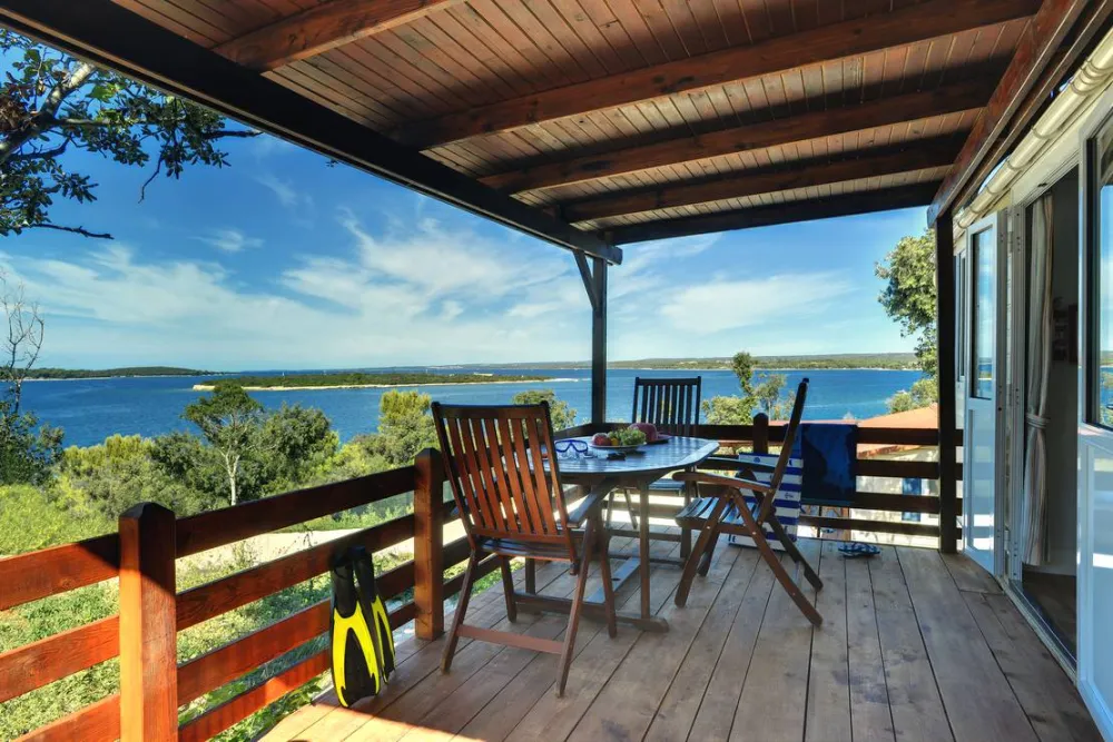 Brioni Sunny Camping