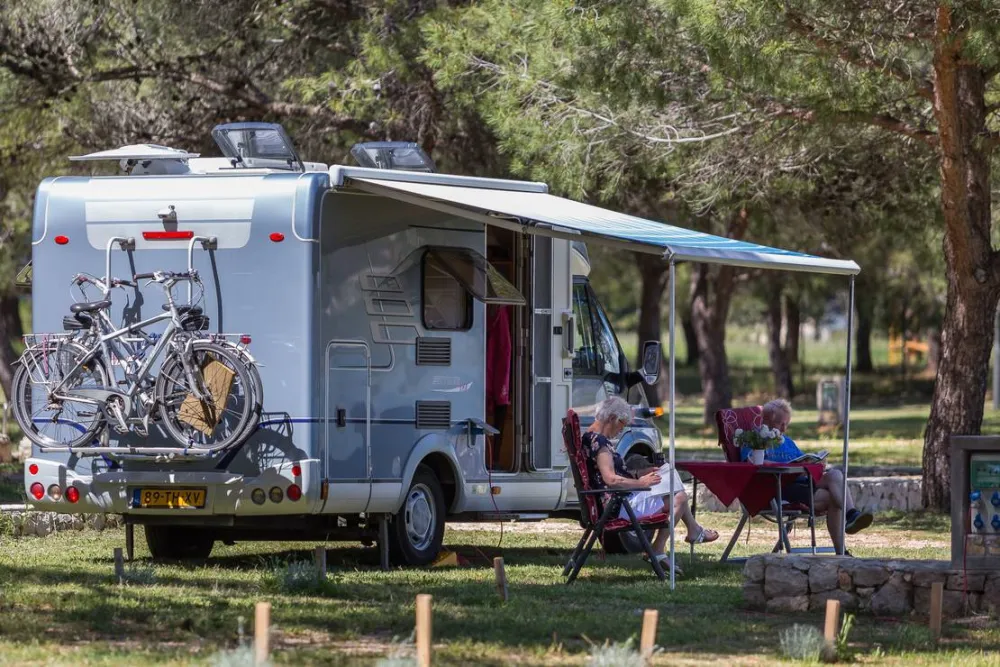 Camp Vransko lake - Crkvine